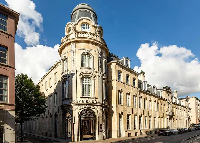 Sapphire House Antwerp, Autograph Collection