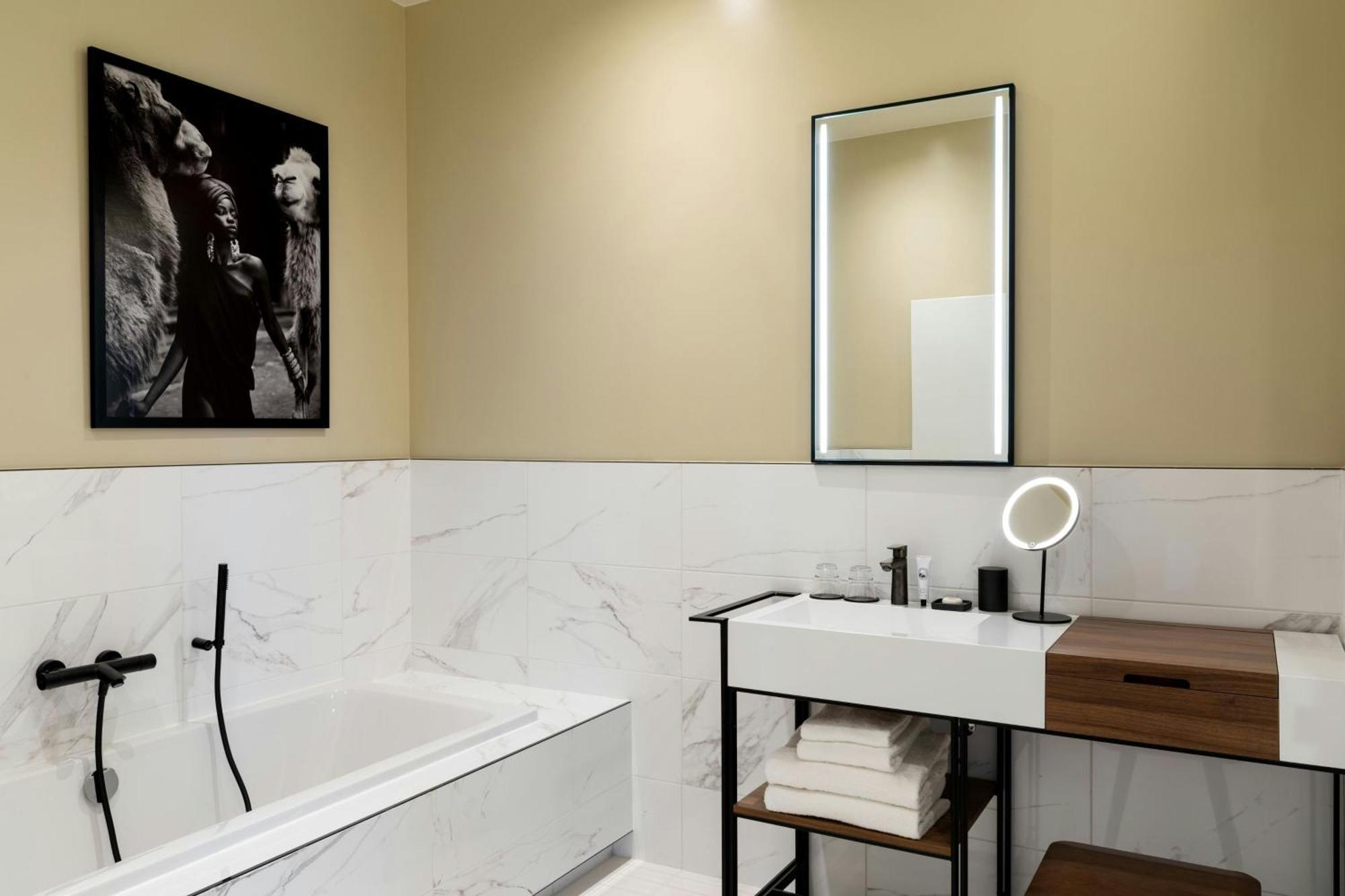 Sapphire House Antwerp, Autograph Collection 5* Antwerpen